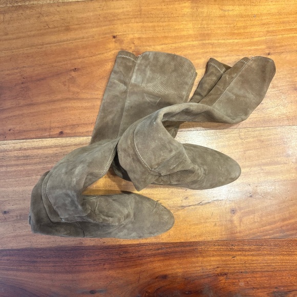 Over the knee suede Aldo boots - Picture 3 of 3